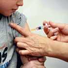 Минпросвещения предложило не пускать детей в школу без прививок