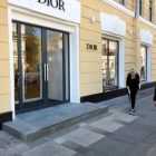 Активисты укоротили Dior на Невском