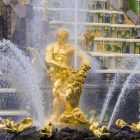 За безопасным открытием сезона фонтанов в Петергофе следили сотрудники Росгвардии
