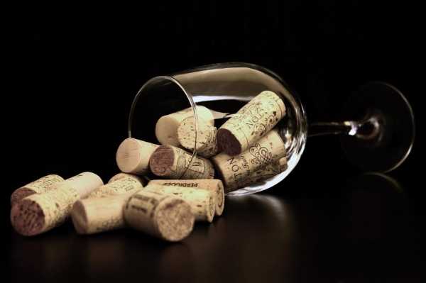 Вино действительно стали потреблять реже. Фото: pixabay