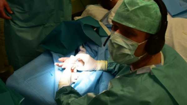 Лучшие мировые хирурги обсудили методы лечения патологии кисти в Петербурге
