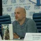 Писатель Захар Прилепин избил поэта Голикова во Владивостоке