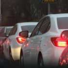 Водители жалуются на вечерние пробки в Северной столице по 9−10 км