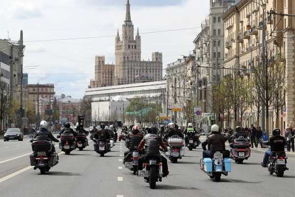 Мотопарад по Садовому кольцу в Москве прошел без аварий и нарушений 