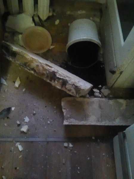 В доме на Выборгской улице обрушилась стена2
