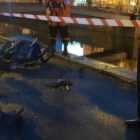 Водитель BMW пробил ограждение Обводного канала и упал в воду