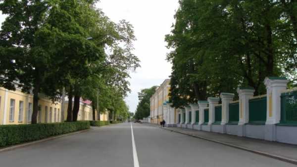 В Петергофе из-за Дня города ограничат движение транспорта