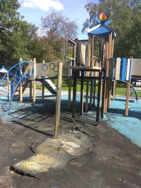 В Красногвардейском районе вандалы сожгли детскую площадку0