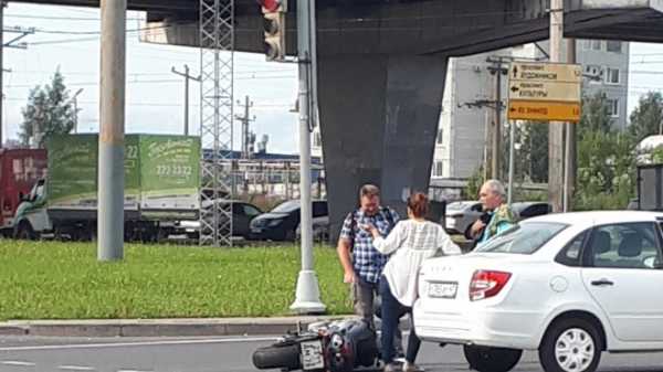Под мостом на проспекте Культуры сбили мотоциклиста