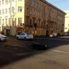 В центре Петербурга такси сбило мотоциклиста