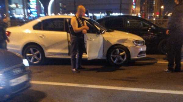 Пьяного водителя привязали к машине после ДТП на Петергофском шоссе