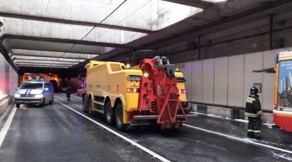 Видео из Москвы:В Алабяно-Балтийском тоннеле загорелся автобус2