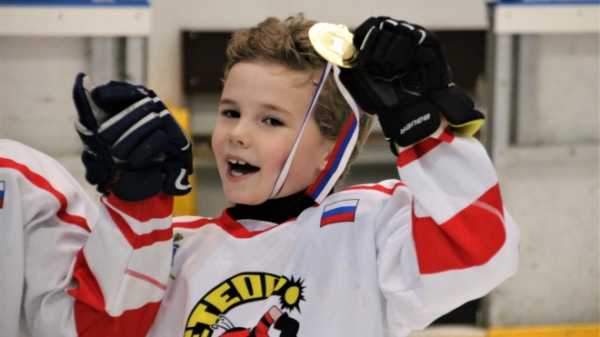 Юные спортсмены из Петербурга выиграли золото на Фестивале детских хоккейных команд