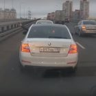На петербургском мосту водитель на ходу взорвал предмет, похожий на гранату