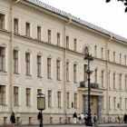 Территорию у петербургской прокуратуры оцепили