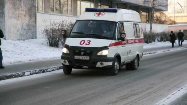 В Липецке пациентка с подозрением на инсульт выпала из "скорой" на трассе