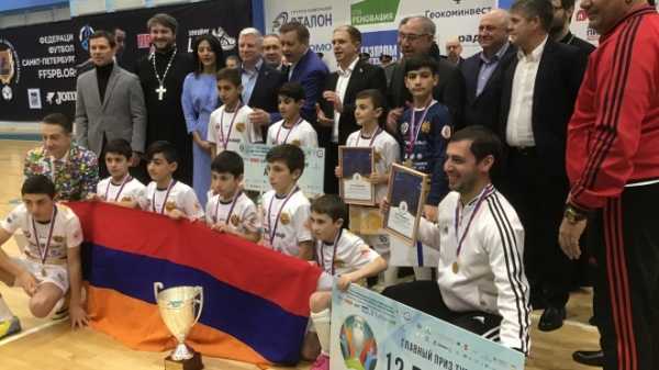 Петербуржцы взяли серебро в международном турнире по мини-футболу