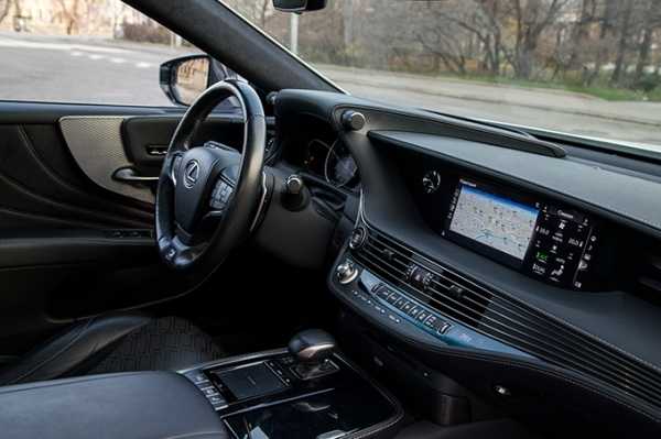 Тест-драйв LexusLS 500 AWD1