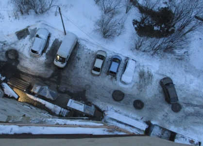 В Мурманске 4-летняя девочка выпала с 9 этажа и впала в кому2