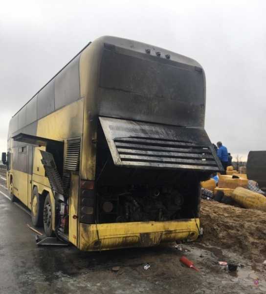 В Волгоградской области загорелся автобус с пассажирами1