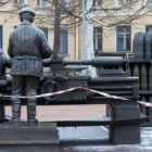 Вандалы повредили в Колпино скульптуру Дети войны