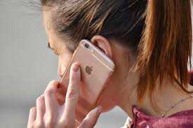 В Роспотребнадзоре рассказали, как снизить вредное воздействие при разговоре по мобильному телефону0