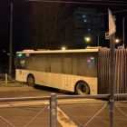В Невском районе Петербурга автобус снес ограждение
