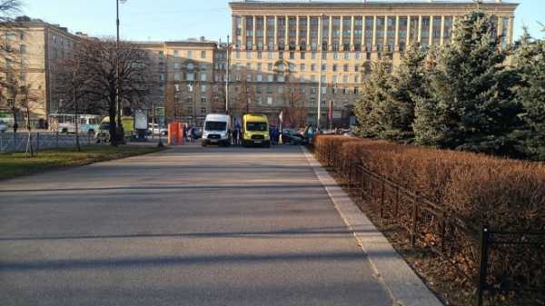 Ослепленный солнцем водитель устроил ДТП у Московской площади0
