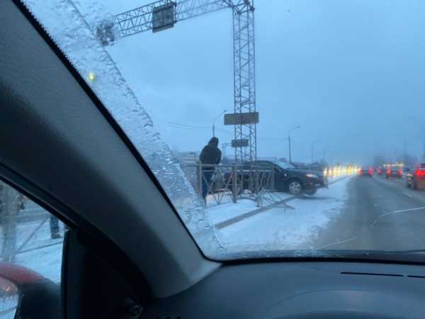 Петербургские водители пожаловались на скользкие дороги 4
