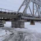 На Алтае 2 парня сбросили девушку с моста и скрылись