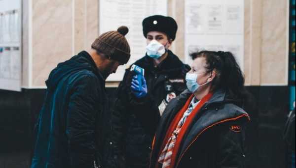 На вокзалах петербуржцам измеряют температуру и напоминают о правилах самоизоляции0