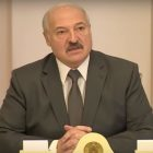 Лукашенко заявил, что коронавирус «атакует» курильщиков и любителей выпить