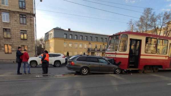 Петербуржцы задержали виновника ДТП с трамваем на Маршала Говорова