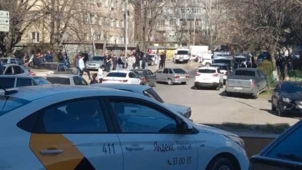 В Пятигорске неадекватный мужчина взял в заложники сестру и племянников 0
