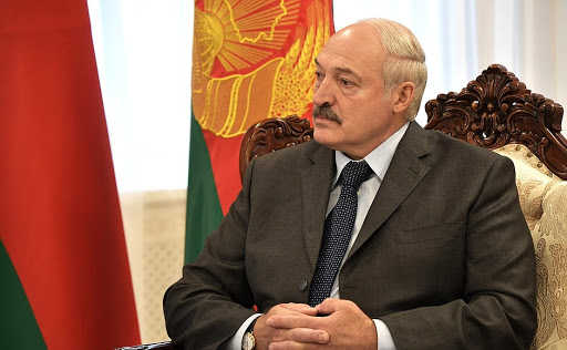 Лукашенко заявил, что переболел коронавирусом на ногах0