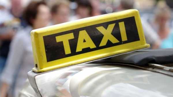 В Ленобласти пассажир напал на водителя и угнал машину "Яндекс. Такси"