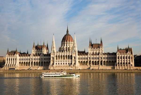 Венгрия готова принять российских туристов с отрицательными тестами на коронавирус0