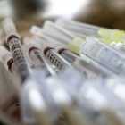 В Петербурге начали тестировать зарубежные вакцины от коронавируса