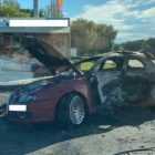Видео с места ДТП: В Брянске после ДТП Alfa Romeо выгорела дотла