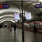 Станцию метро Площадь Мужества закрывали на вход из-за тележки