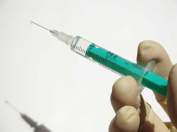 Сотня добровольцев испытала вторую отечественную вакцину от коронавируса0