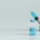 Россиян призвали сообщать врачу о своих заболеваниях перед вакцинацией от коронавируса