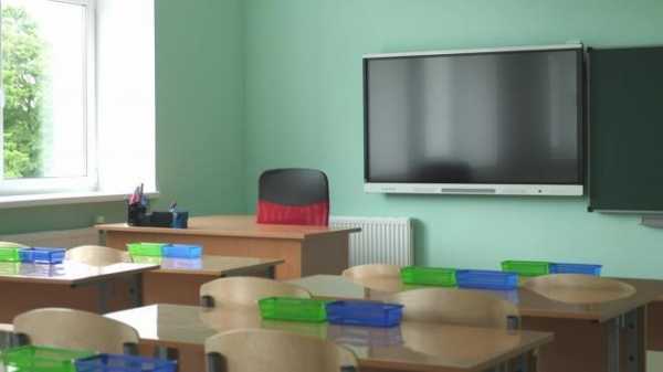 Более 300 учителей Петербурга заразились коронавирусом