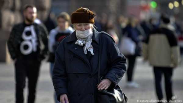 В числе заболевших коронавирусом в Петербурге более 15 тысяч пожилых людей0
