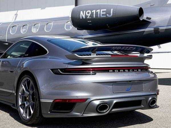 При покупке самолета теперь дарят Porsche 911