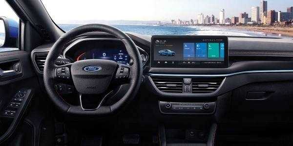 Обновленный Ford Focus: седан, хэтчбек и универсал