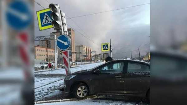 Иномарка сбила беременную девушку на перекрестке Бухарестской и Дунайского