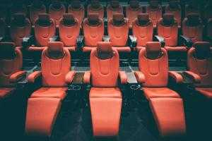 Максимальную наполняемость петербургских кинотеатров сокращают до 25%