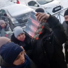 Китайская гуманитарная помощь во Владивостоке – выдают питьевую воду и газовые баллоны (ВИДЕО)