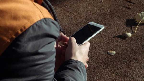Подростки отобрали у школьника телефон на Витебском проспекте